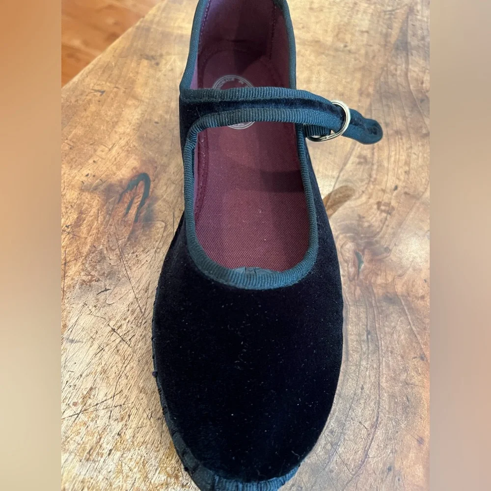 Black Velvet Flats with Strap - Picture 5 of 9